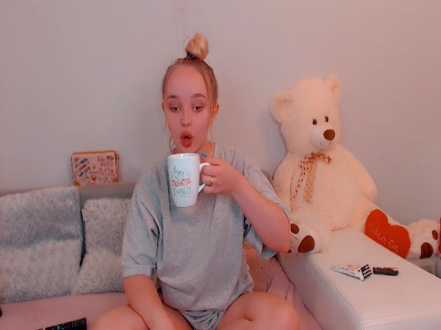 Live sex webcam photo for MercedesRay #269643975