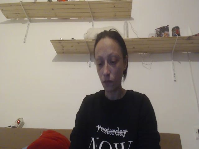 Live sex webcam photo for Ally_Hottie #269639496