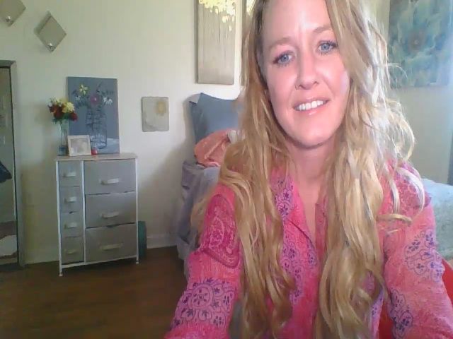 Live sex webcam photo for iCali #269632741