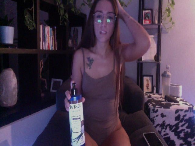 Live sex webcam photo for astridmarie #269645880