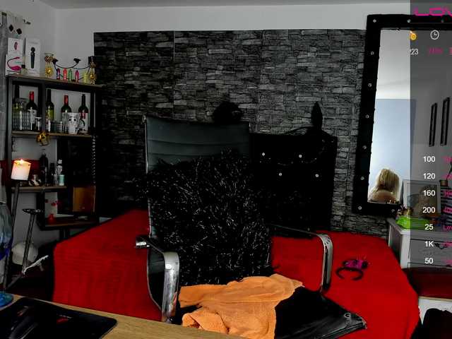 Live sex webcam photo for AndreMistress #269631625