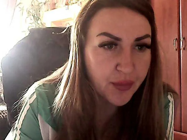 Live sex webcam photo for EvelynRiset #269635488