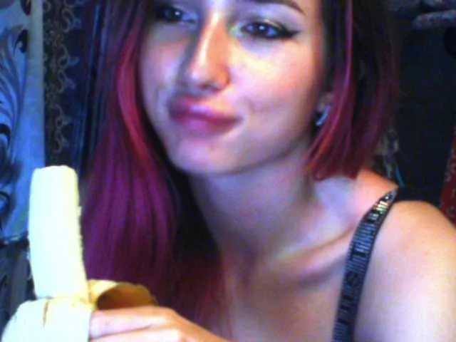 Live sex webcam photo for ElsieLove #269635345