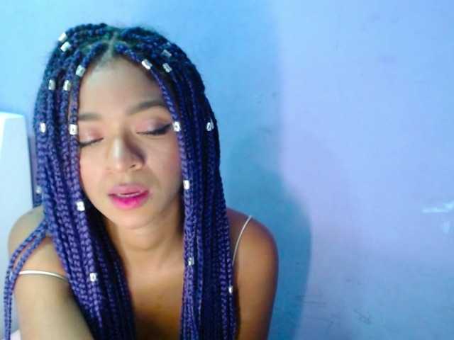 Live sex webcam photo for charlote-15 #269647015