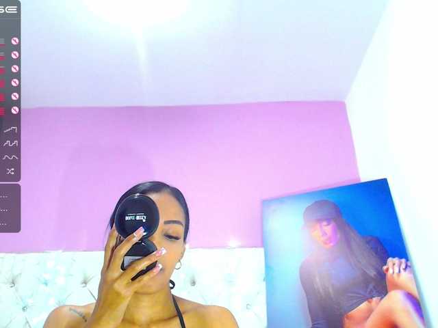 Live sex webcam photo for SammCherry #287929933