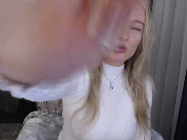 Live sex webcam photo for xyliganka777 #269646368