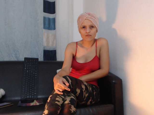 Live sex webcam photo for EllaRose29 #269659350