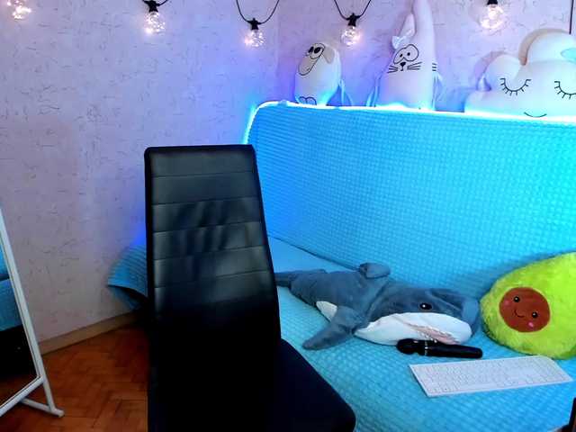 Live sex webcam photo for KiraLiLime #287990149