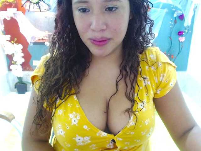 Live sex webcam photo for samantha-BBW #269647072