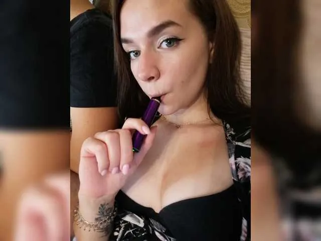 Live sex webcam photo for HellMor #269657841