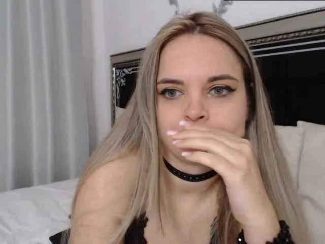 Live sex webcam photo for Lucritia #269658688
