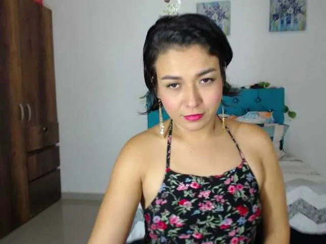 Live sex webcam photo for EVELYN-QUEEN #269647085