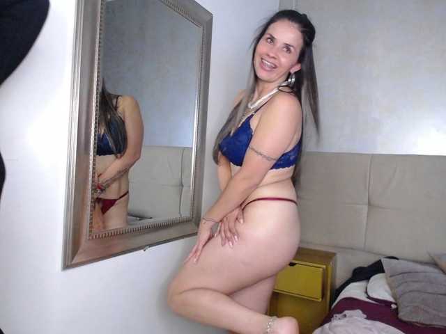 Live sex webcam photo for Jipsya #269658891