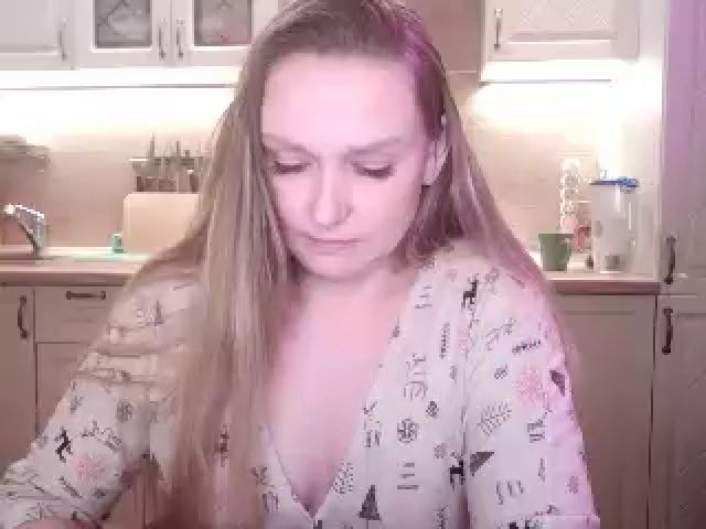 Live sex webcam photo for JaneGrey111 #269656250