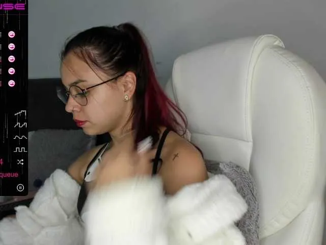 Live sex webcam photo for AshelyGirl #269647132