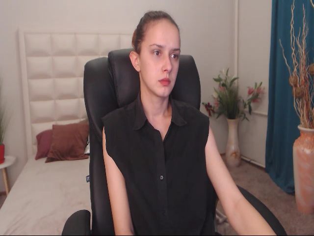 Live sex webcam photo for IrisNichols #269647381