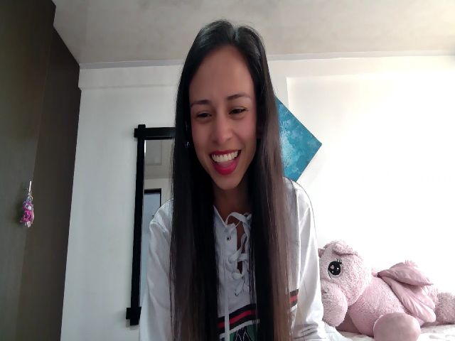 Live sex webcam photo for Aliicia #269660579