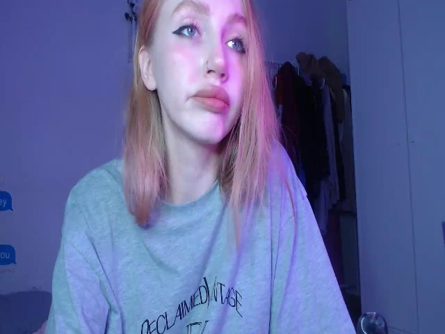 Live sex webcam photo for soo_emma #269660970