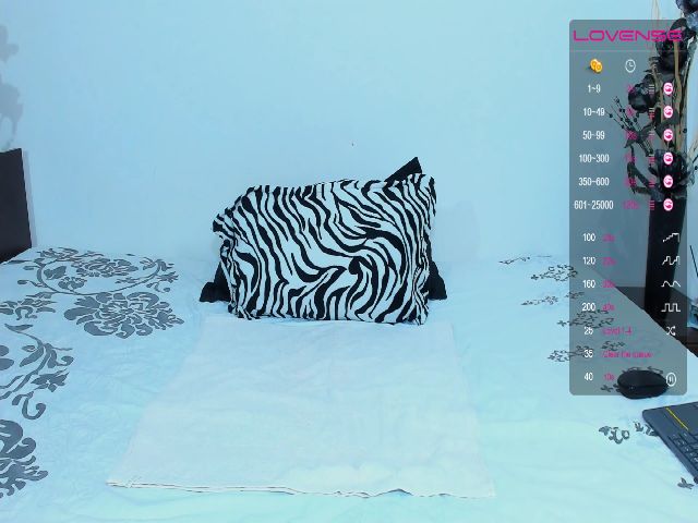 Live sex webcam photo for Lore__ #269660835