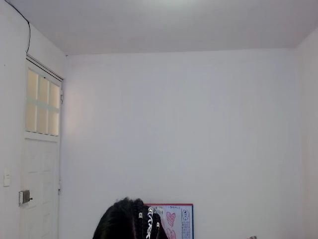 Live sex webcam photo for Hot_skinny_ #269656154