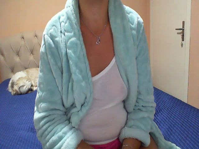 Live sex webcam photo for Gabi_sexy #269650803