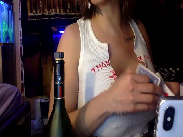 Live sex webcam photo for CubanaBoricua #269652010