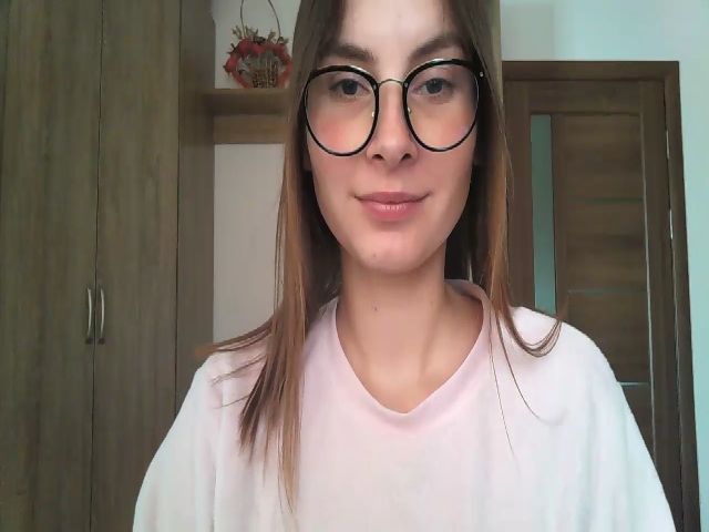 Live sex webcam photo for MisssSun #269652910