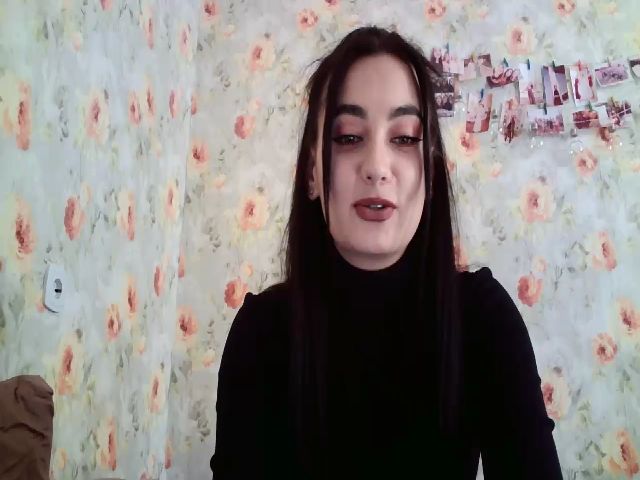 Live sex webcam photo for lolly_hollyy #269652783