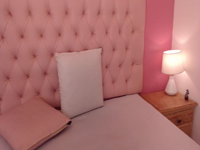 Live sex webcam photo for Keyra_R #269655108