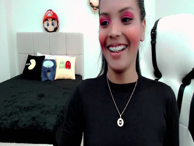 Live sex webcam photo for IvannaSofia20 #269655272