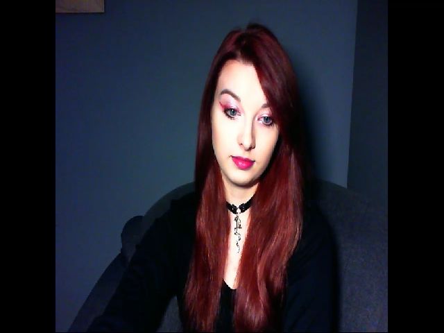 Live sex webcam photo for VirginLuna18 #269655204