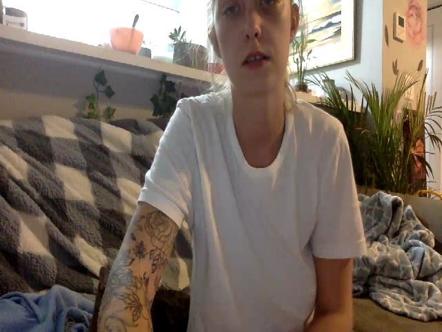 Live sex webcam photo for DaniiAngel #269662997