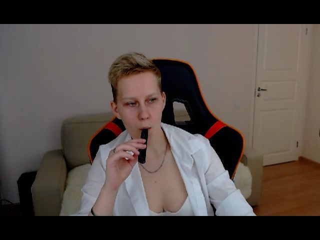 Live sex webcam photo for Oh_daisy #269661473