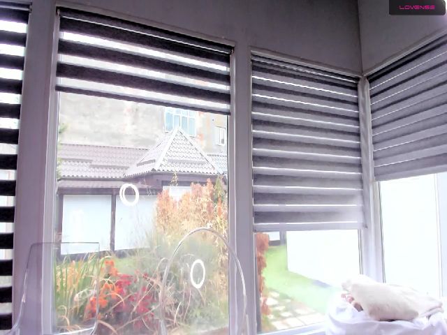 Live sex webcam photo for White_Snow_ #269652038