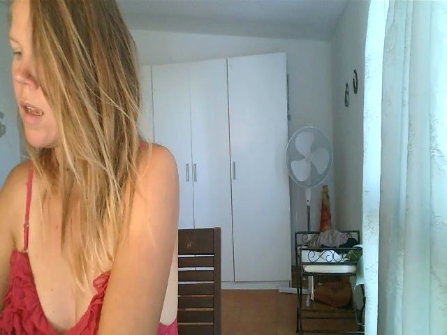 Live sex webcam photo for CallMeMaria #269651360