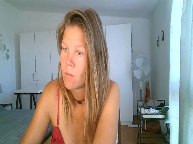 Live sex webcam photo for CallMeMaria #269651510