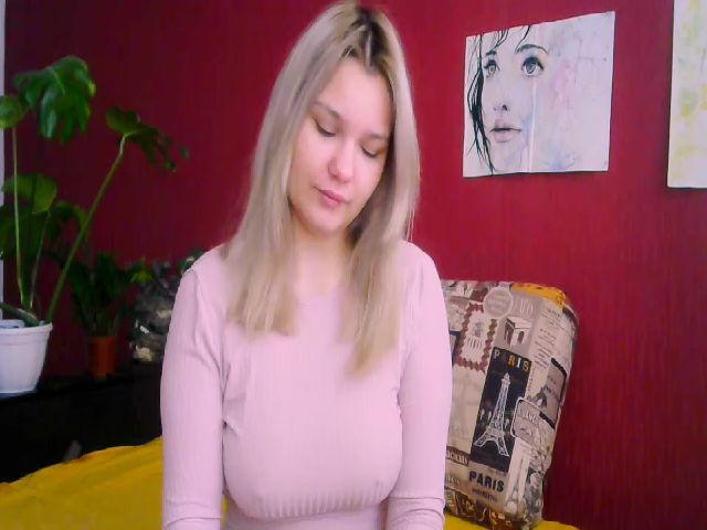 Live sex webcam photo for MsMollyD #269652470