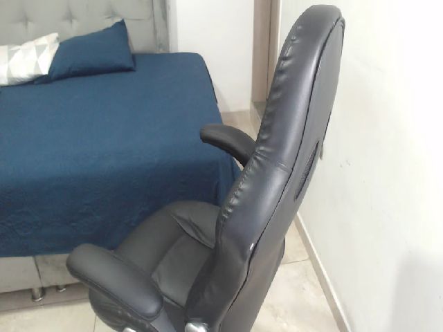 Live sex webcam photo for Noha_24_ #269654607