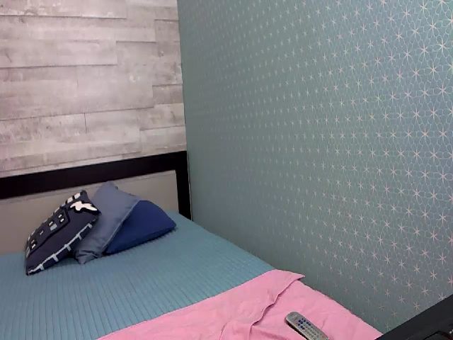 Live sex webcam photo for HugeBoobsErin #269649205