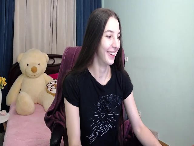 Live sex webcam photo for XRoxxxy #269651282