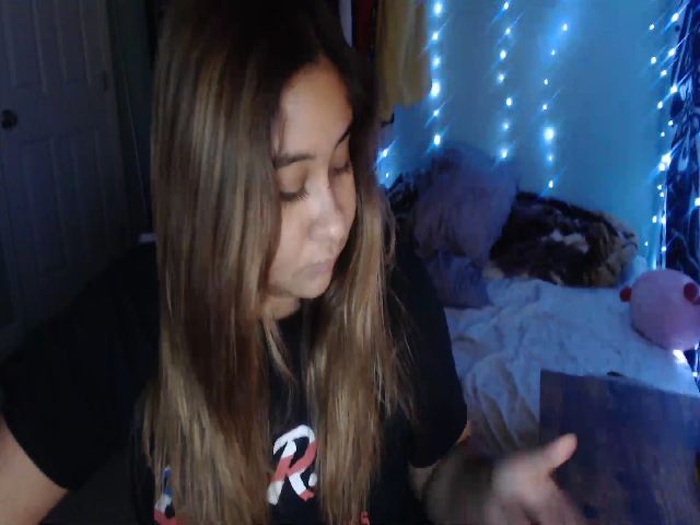 Live sex webcam photo for Baby_hotstuff #269651766