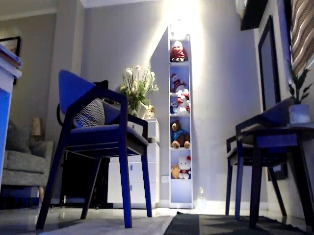 Live sex webcam photo for JUICY_KRISSY #269651608