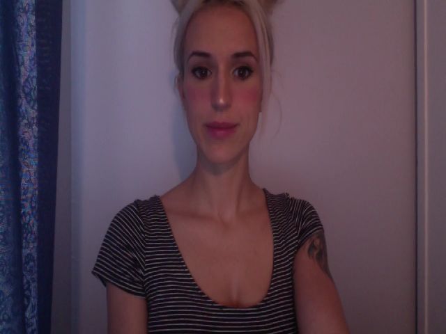 Live sex webcam photo for HaileyWinters #269655593