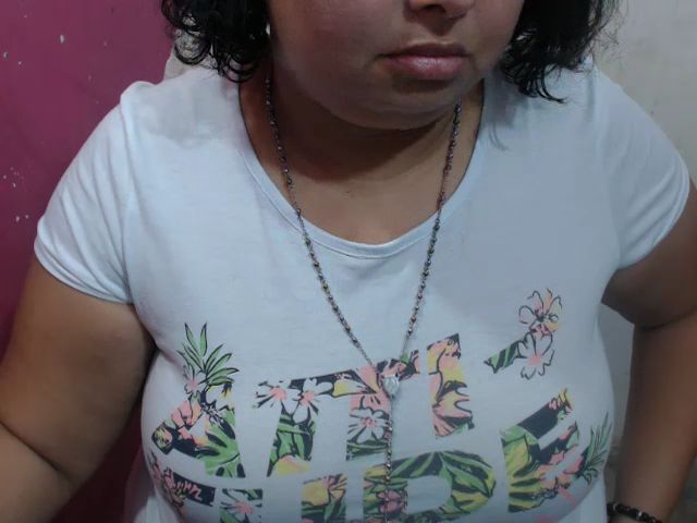 Live sex webcam photo for Sexycarolin22 #269662943