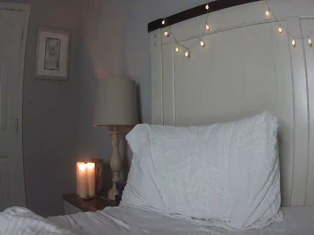 Live sex webcam photo for KristyKreams #269647688