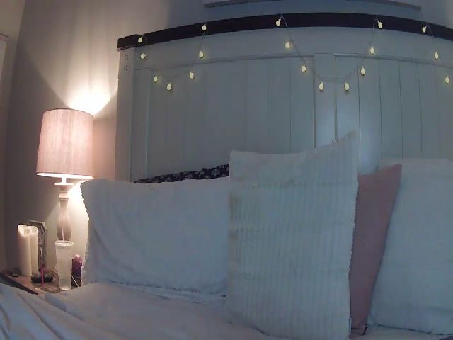 Live sex webcam photo for KristyKreams #269660216