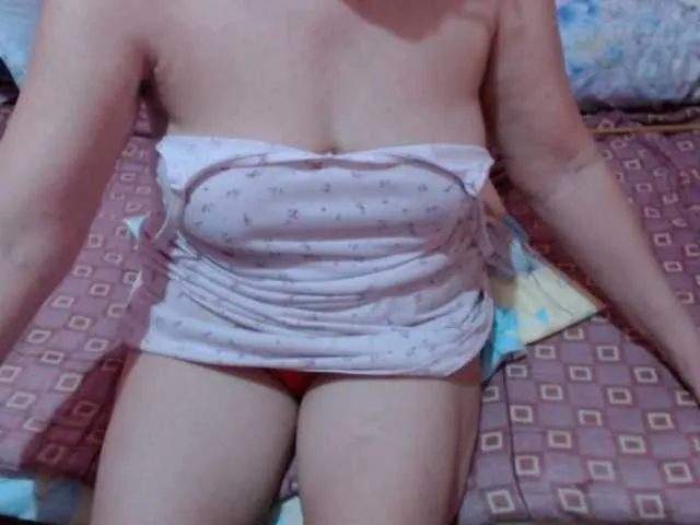 Live sex webcam photo for hotgrannyxx #269646785