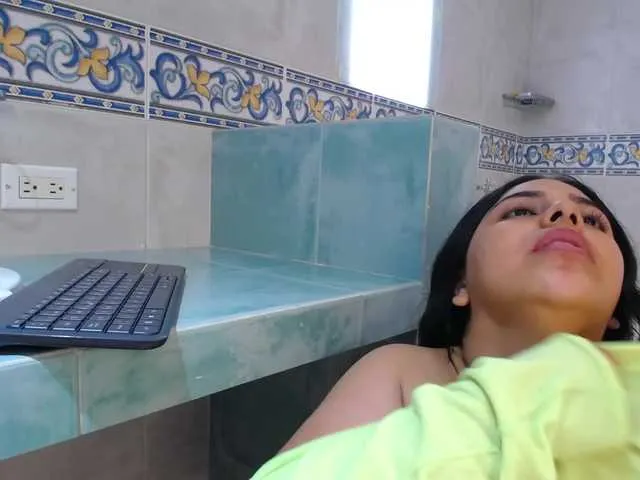 Live sex webcam photo for lucyrosse69 #269657826