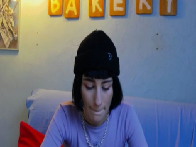 Live sex webcam photo for CherrylRush #269655416