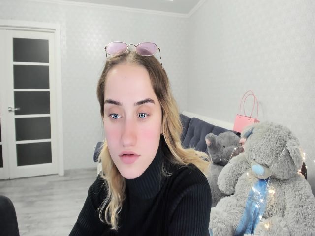 Live sex webcam photo for MelisaKrous #269647991